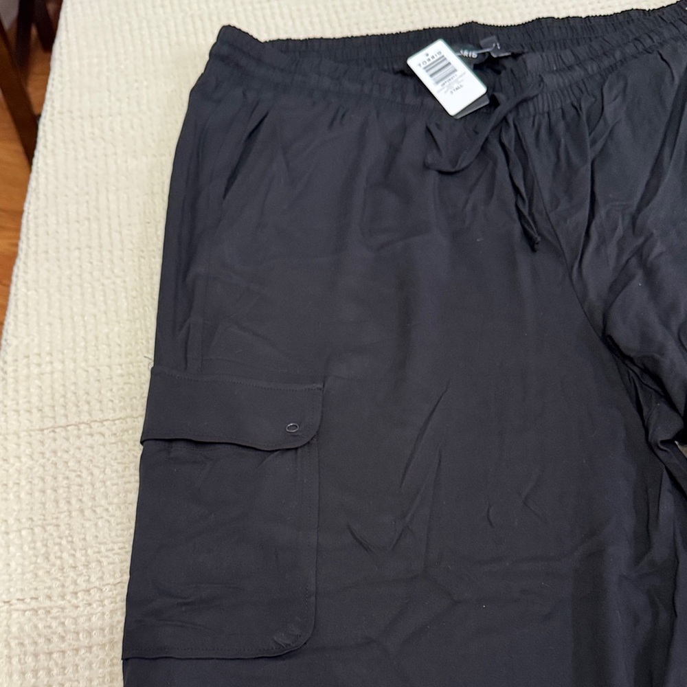 torrid Black Wide-Leg Cargo Pants - Picture 3 of 8